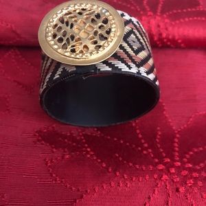 Natural Fiber Bracelet Highlithed with Gold